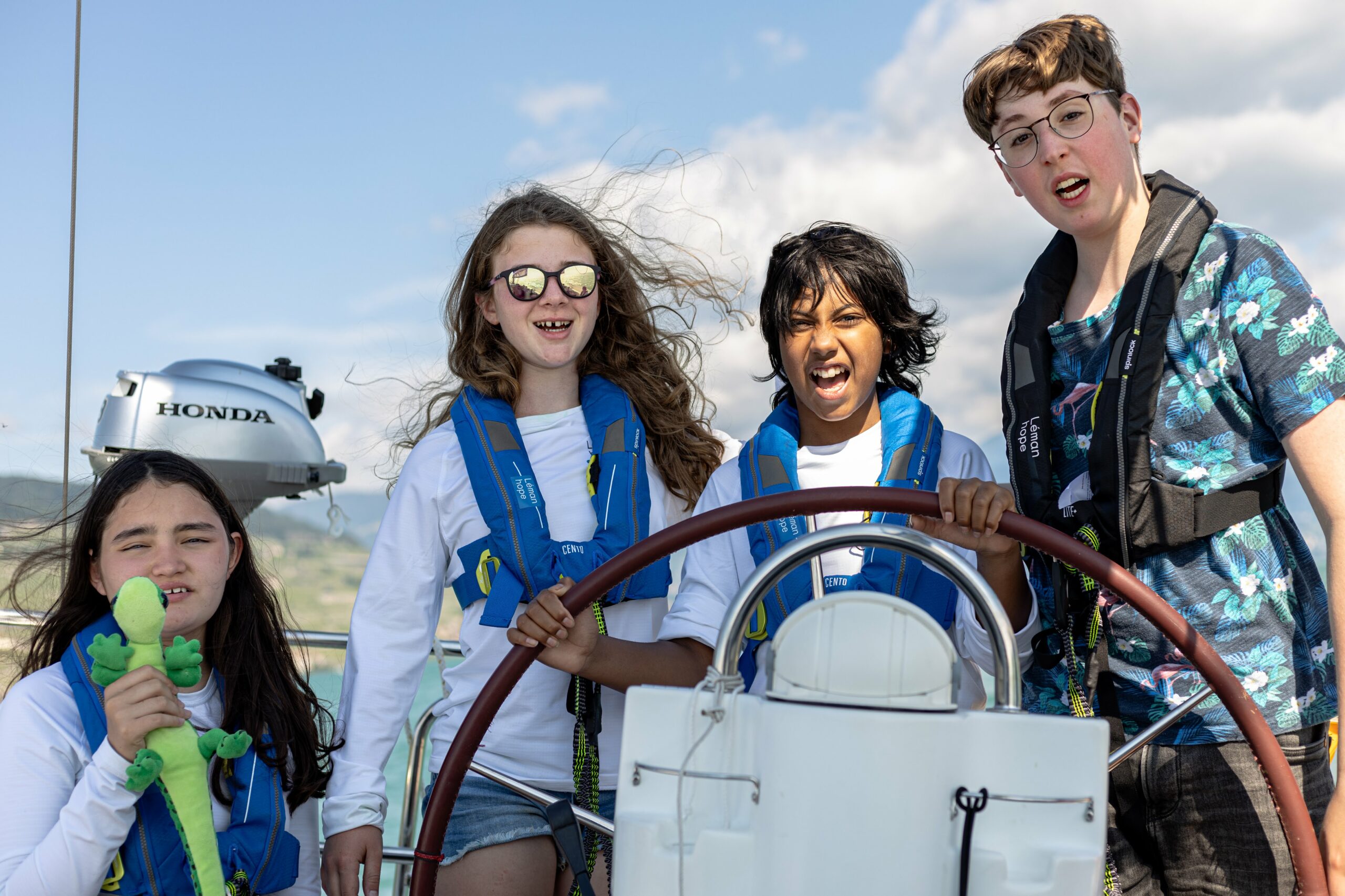 48 Jugendliche, die eine Krebserkrankung überwunden haben, können diesen Sommer auf dem Genfersee segeln