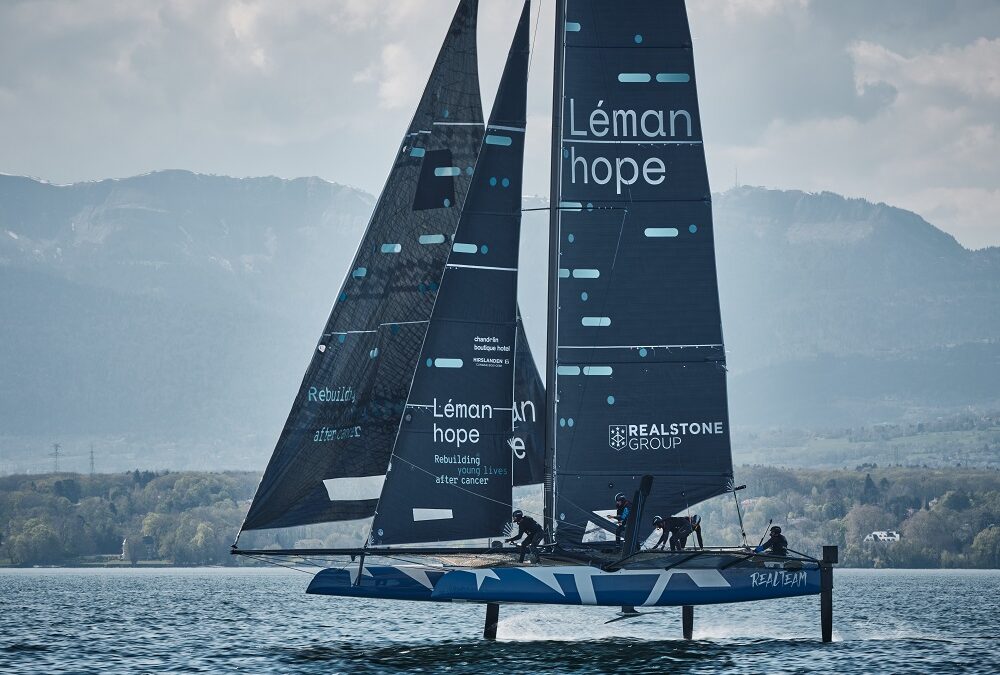 Realteam Sailing inaugurates its sails with the colours of Léman hope